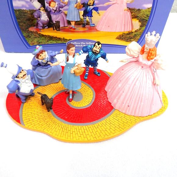 Wizard of Oz Dept 56 Follow the Yellow Brick Road Figurine w/Box 56.59360 - Picture 2 of 16